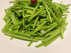 清炒茼蒿-丹江渔村(首都机场店)