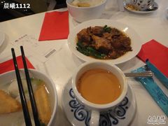 奶茶，猪软骨-翠华餐厅(山顶道店)
