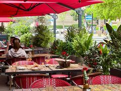 -BROWNSTONE布朗石西班牙餐厅(富城店)