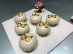 蝴蝶金汁流沙包-广东道至正餐厅(区庄店)