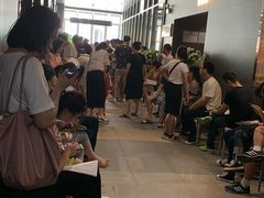 等位区-煲王粤菜餐厅(中侨中心店)