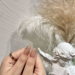 -花岐款式专研健康美甲沙龙
