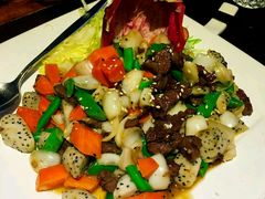 火龙果炒牛柳-上楼私房菜(院士路店)