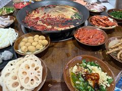 -黄潇洒老火锅(九眼桥宏济巷店)