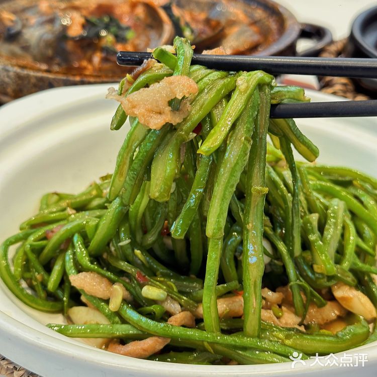 今天吃完明天还想吃的正宗湘菜馆,那叫一个香