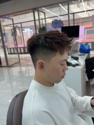 -尤司男士国潮理发馆