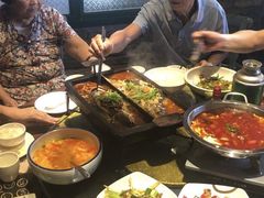 老长沙辣椒炒肉-茅炒屋龙虾·烧烤·湘菜(新河路店)