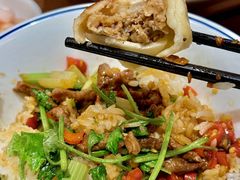 -李与白包子铺(桐梓林店)