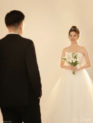-樱花婚纱摄影
