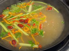 -鹿鸣山草本茶香火锅(园西路店)