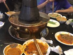 -楼外楼大刀肉传统火锅居(幸福街店)