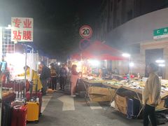 -吴山路夜市