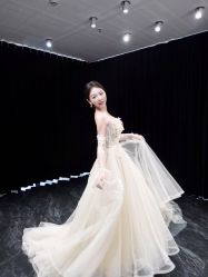 -Renee芮亦婚纱(原丽莎)