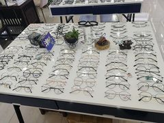 -三叶眼镜城·好视力眼镜店