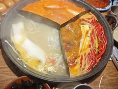 -巴卤社老火锅(财富店)