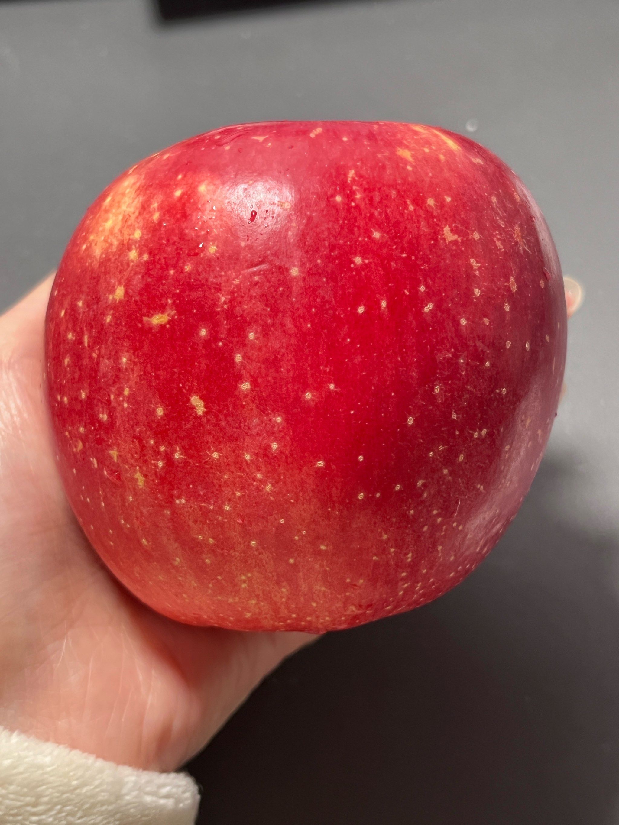 甜而不腻
颜色鲜艳,看着就很有食欲
推荐给喜欢水果的朋友们,真的