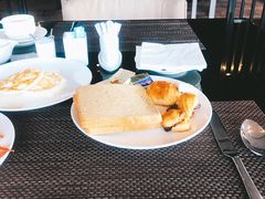 -唐拉雅秀酒店-西锦汇空中BBQ·思创餐厅