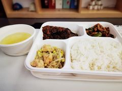 -弘仁宝佳比亚迪4S店(宝山旗舰店)