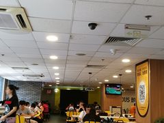 用餐区-麦当劳(湛江大厦店)