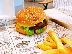 经典牛肉汉堡-仁义涵西餐·咖啡(中华巴洛克店)