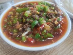 -歹歹的加个面过油肉拌面