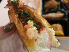 -Pinchy's Lobster & Champagne Bar