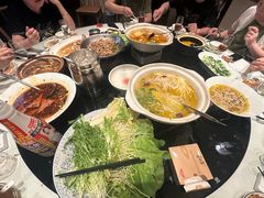 -帅巴人舅母子腊蹄民俗村