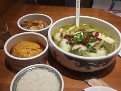 -渝是乎酸菜鱼(龙旗购物中心店)