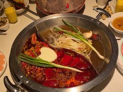 -茅草房·河畔园林火锅