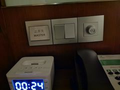 -上海浦东假日酒店