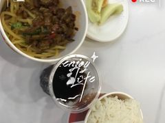 -杨铭宇黄焖鸡米饭(光谷APP广场店)