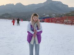 -济南卧虎山滑雪场