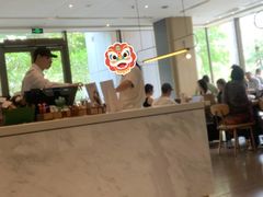 -星巴克臻选(深圳龙华红山天虹店)