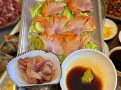 -围炉肉舍•炭烤活鳗•丹东海鲜烤肉(步行街店)