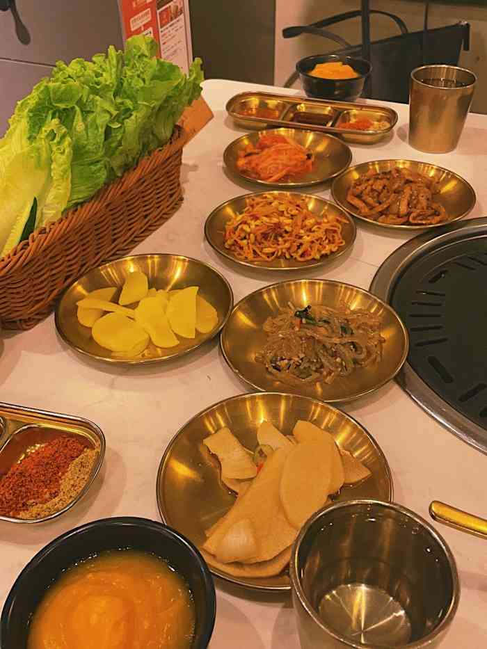 冲年火炉1990·烤肉料理(太古里店)-"位置在春熙路晶融汇对面小吃街里