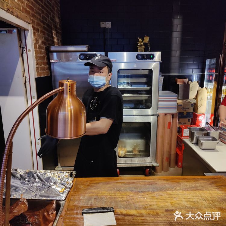 不错的BBQ 烤肉 疫情后来尝尝 很有人气