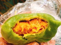 蛋黄肉松青团-沈大成(城隍庙店)