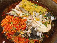 -阿瓦山寨·湘菜现炒·剁椒鱼头王(咸阳总店)