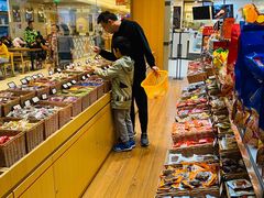 自助取餐区-来伊份(我格广场武宁路店)