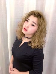 -一東造型烫发染发