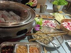 -围炉肉舍•炭烤活鳗•丹东海鲜烤肉(步行街店)