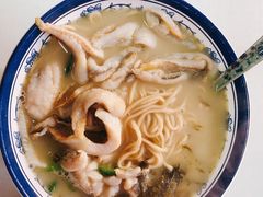 招牌黄鱼面-明呈黄鱼面馆(斜土路店)