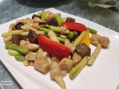 芦笋藕尖炒牛肉粒-桃园盛宴·岭南粤菜·手工茶点(南庄店)