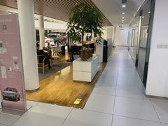 -杭州中沃沃尔沃4S店(滨江区店)