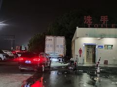 -小昆山服务区-停车场