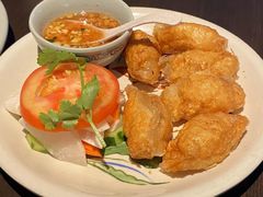 -大头虾越式风味餐厅(光明广场店)