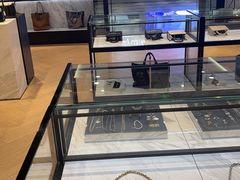 -GIVENCHY(佛罗伦萨小镇奥莱店)
