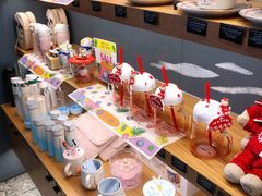 零售区-星巴克(广州南站A18检票口楼上)