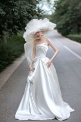 点击看大图 -GODDESS WHITE婚纱礼服(鹏城动力大厦店)