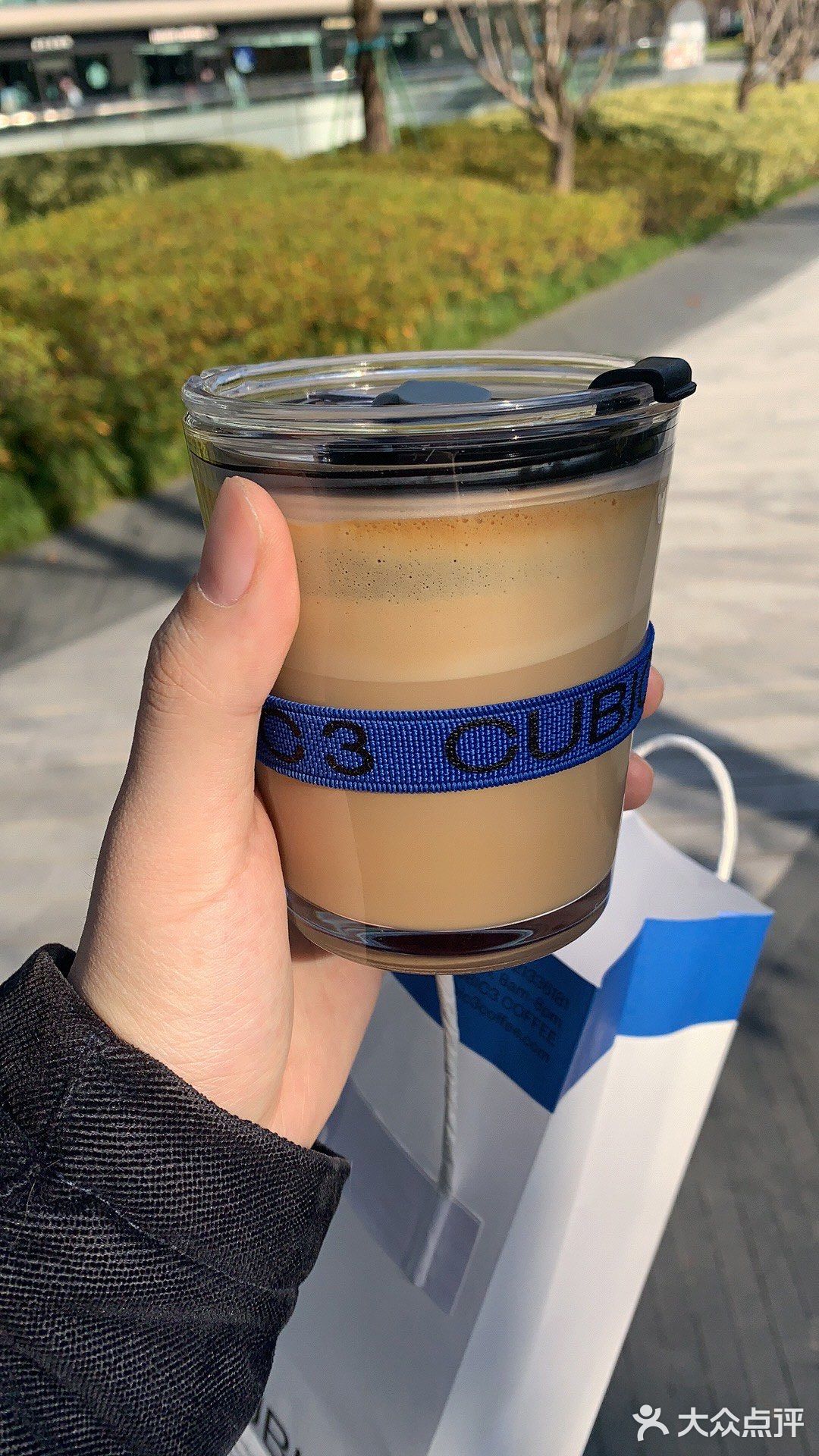 最近很火的一家网红咖啡店？来薅个免费杯子